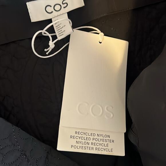 COS RECYCLED NYLON NWT QUILTED BLACK MINI SKIRT SIZE US 14,12 - Picture 5 of 13